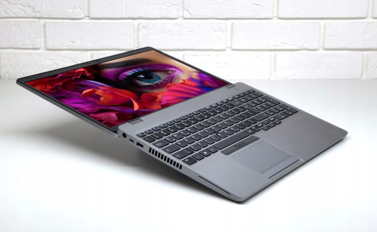 Dell Latitude 5511 realne zdjęcia wybranego egzemplarza
